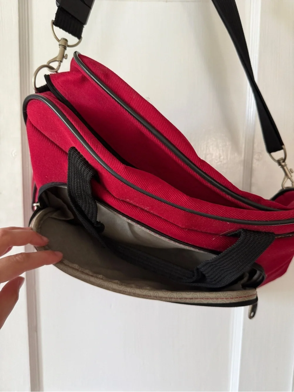 American Airlines Red Laptop Shoulder Bag with Adjustable Strap